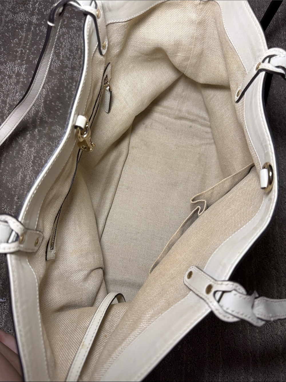 Gucci “Love The Earth” Canvas Tote Bag - Picture 13 of 16